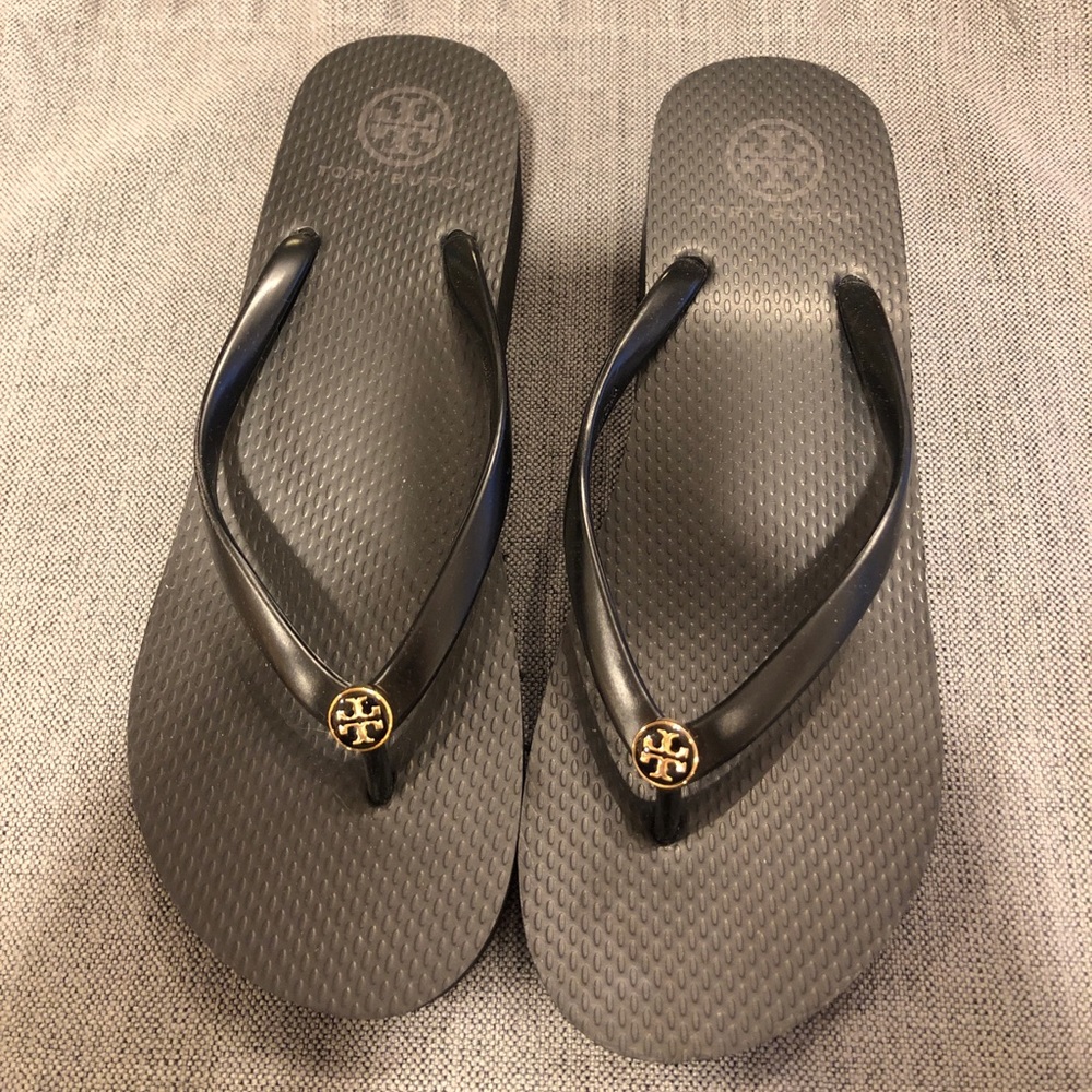 New Tory Burch wedge foam sandals. Size 8